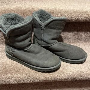 Cozy Gray Shearling Women's Boots